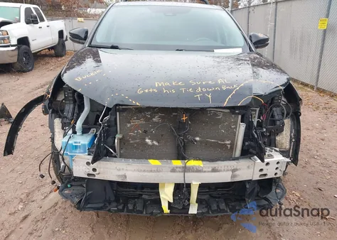 2019 Toyota Highlander Le Plus z USA, uszkodzony, nr VIN 5TDBZRFH2KS716589